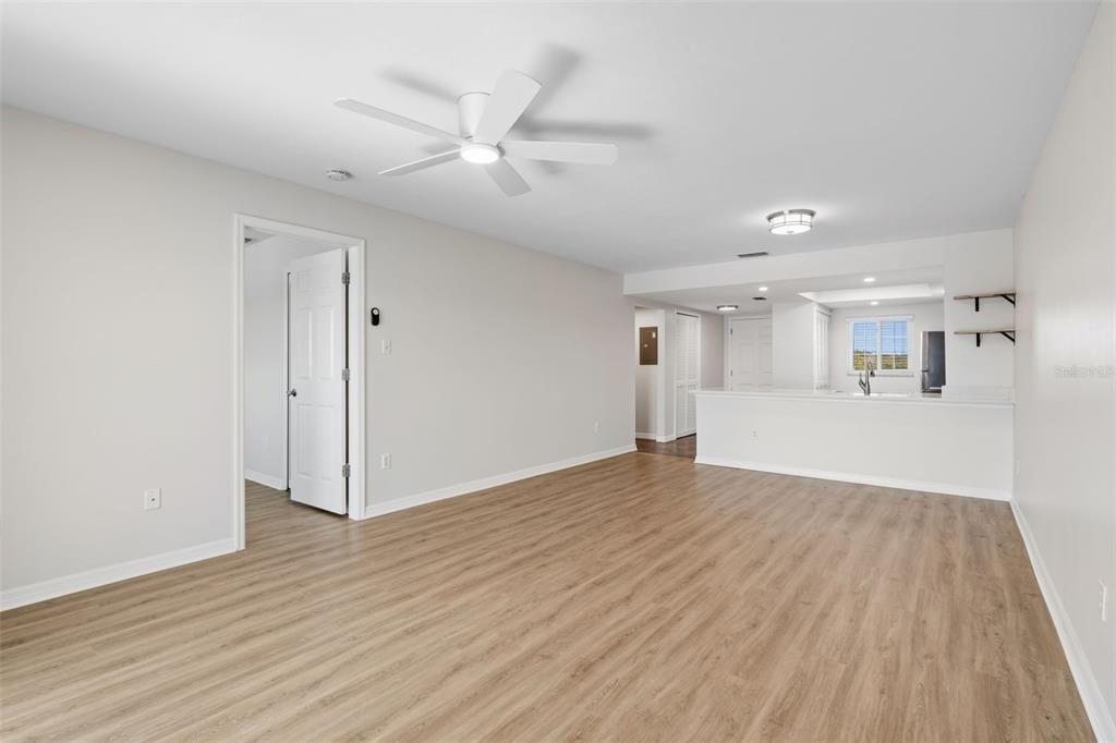 For Sale: $197,000 (2 beds, 2 baths, 1044 Square Feet)