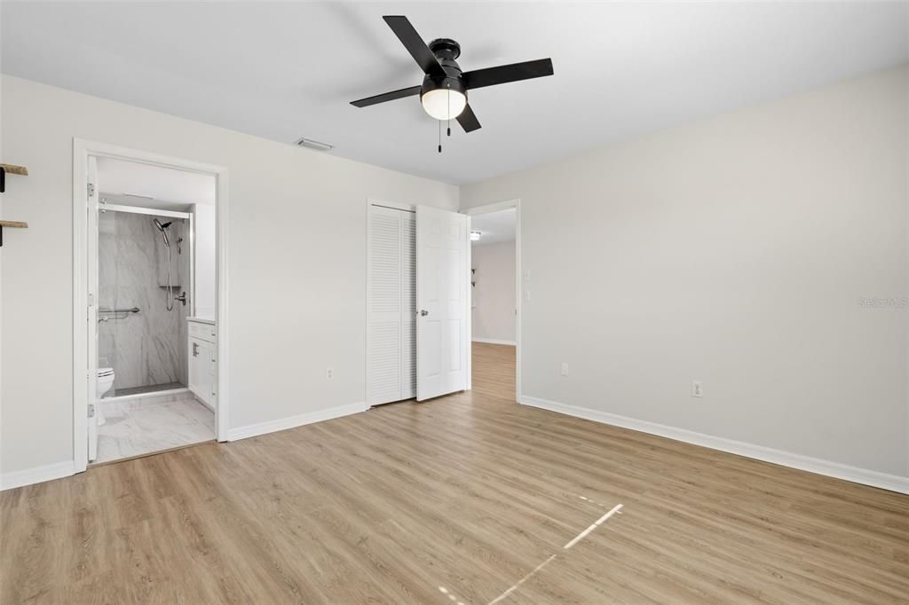 For Sale: $197,000 (2 beds, 2 baths, 1044 Square Feet)