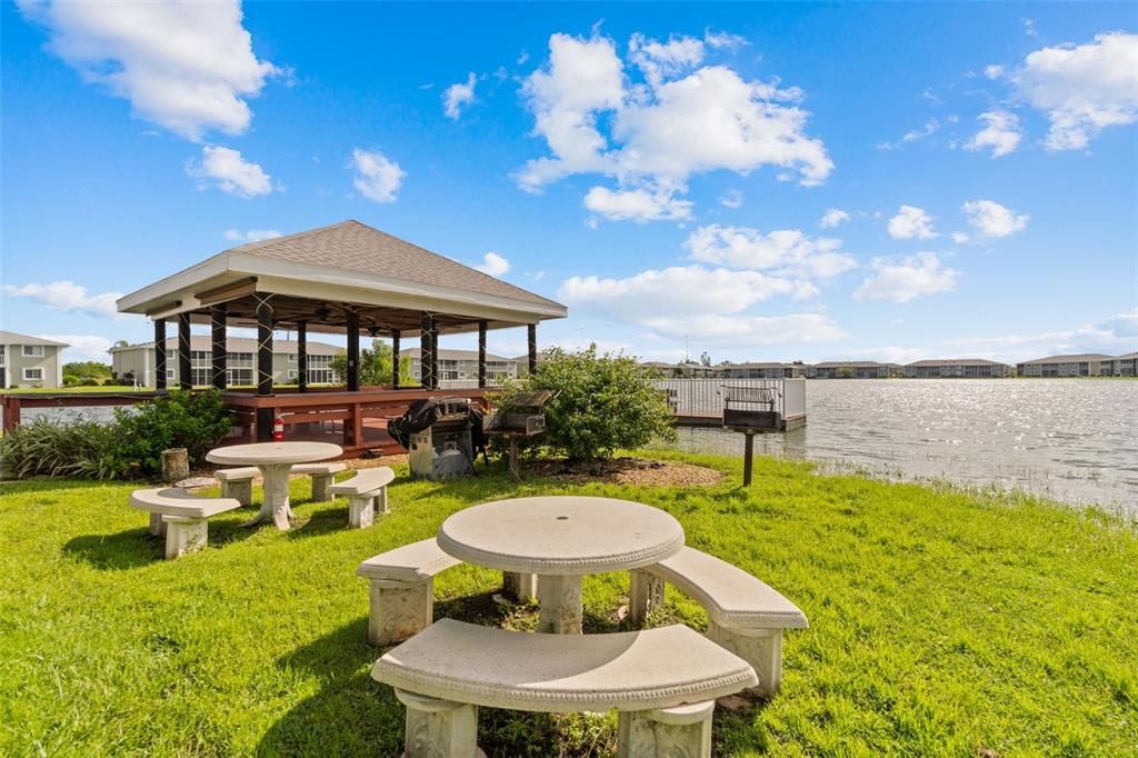 For Sale: $197,000 (2 beds, 2 baths, 1044 Square Feet)