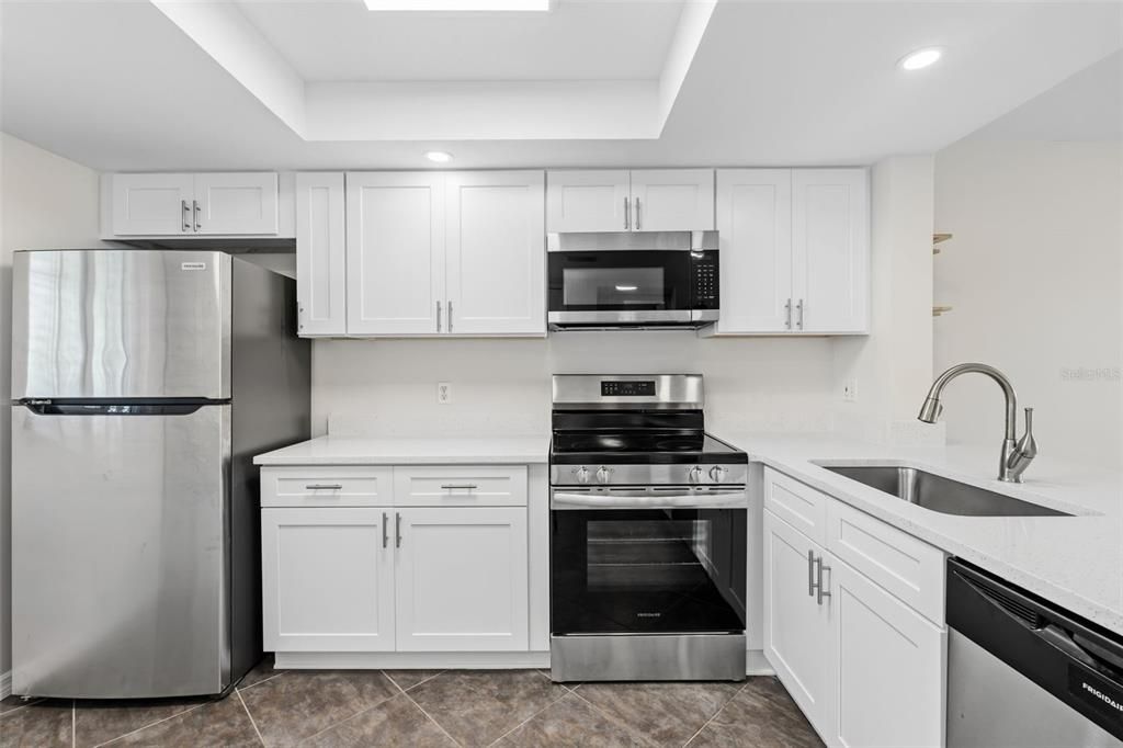 For Sale: $197,000 (2 beds, 2 baths, 1044 Square Feet)