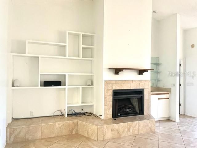 For Rent: $2,900 (3 beds, 2 baths, 2297 Square Feet)