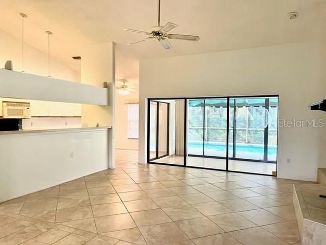For Rent: $2,900 (3 beds, 2 baths, 2297 Square Feet)