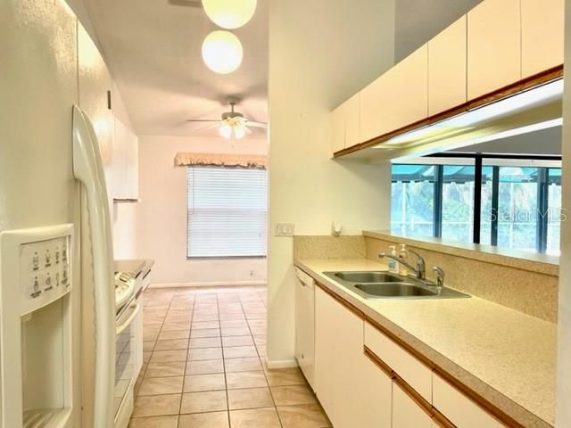 For Rent: $2,900 (3 beds, 2 baths, 2297 Square Feet)