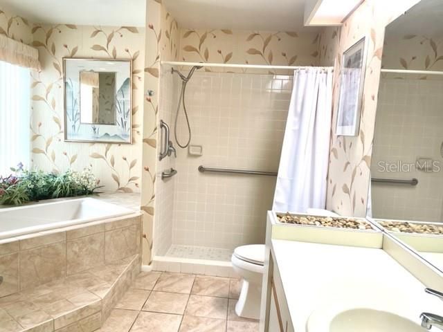 For Rent: $2,900 (3 beds, 2 baths, 2297 Square Feet)