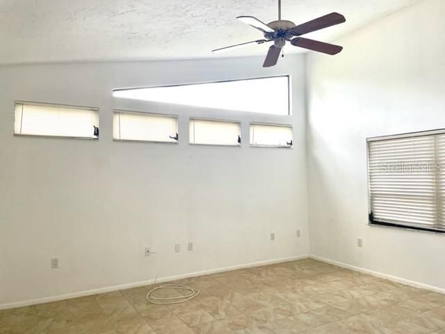 For Rent: $2,900 (3 beds, 2 baths, 2297 Square Feet)