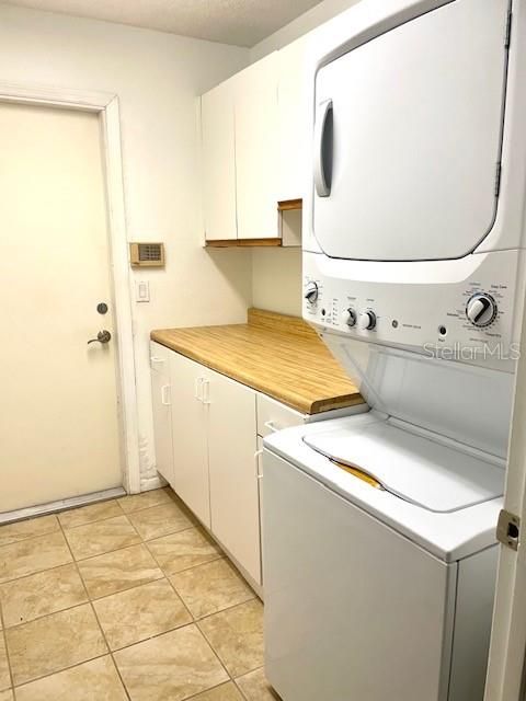 For Rent: $2,900 (3 beds, 2 baths, 2297 Square Feet)