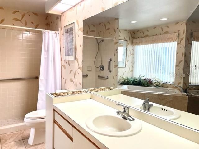 For Rent: $2,900 (3 beds, 2 baths, 2297 Square Feet)