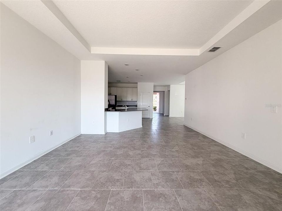 出租: $2,950 (4 贝兹, 3 浴室, 2363 平方英尺)