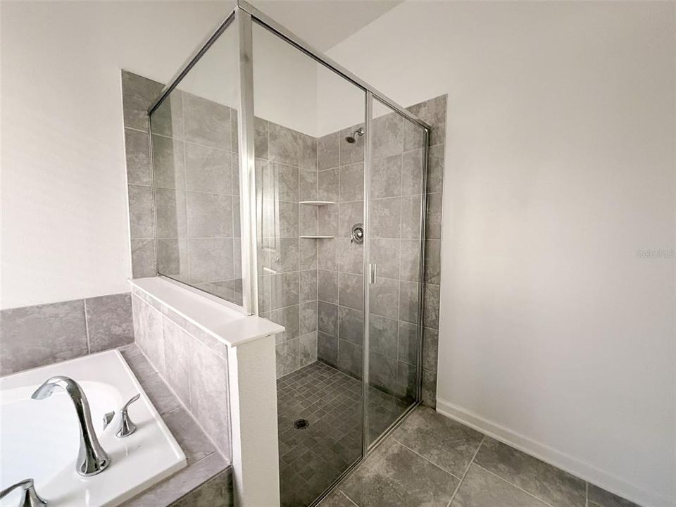 出租: $2,950 (4 贝兹, 3 浴室, 2363 平方英尺)