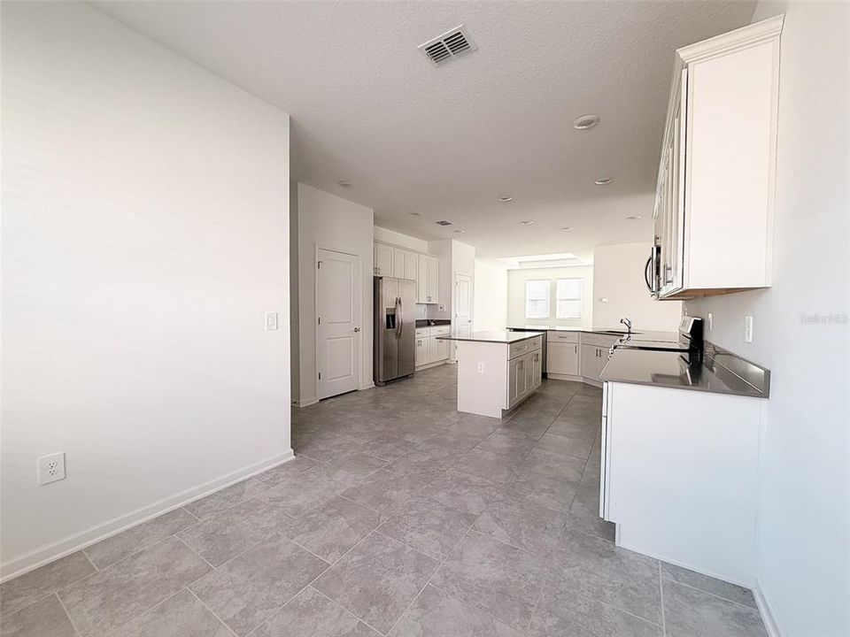 出租: $2,950 (4 贝兹, 3 浴室, 2363 平方英尺)