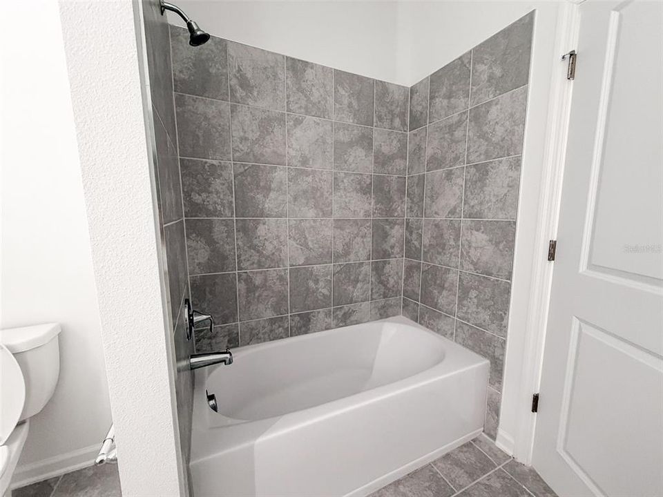 出租: $2,950 (4 贝兹, 3 浴室, 2363 平方英尺)