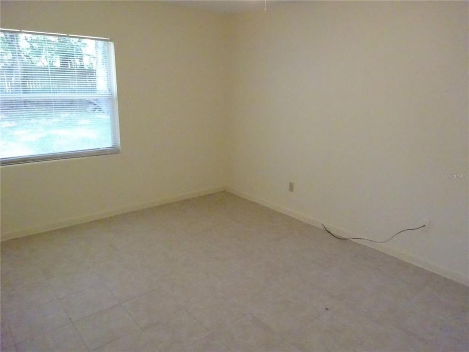 For Rent: $1,900 (3 beds, 2 baths, 1325 Square Feet)