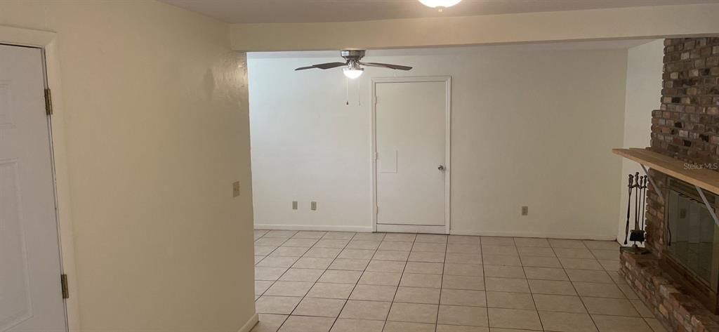For Rent: $1,900 (3 beds, 2 baths, 1325 Square Feet)