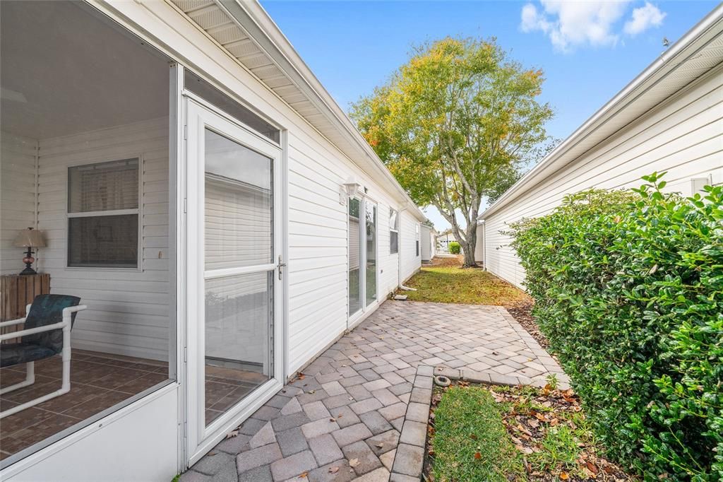 待售: $239,900 (2 贝兹, 2 浴室, 1121 平方英尺)