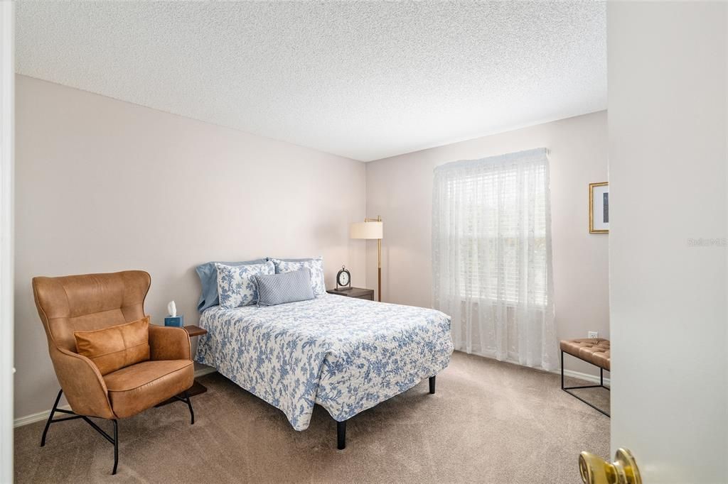 待售: $239,900 (2 贝兹, 2 浴室, 1121 平方英尺)