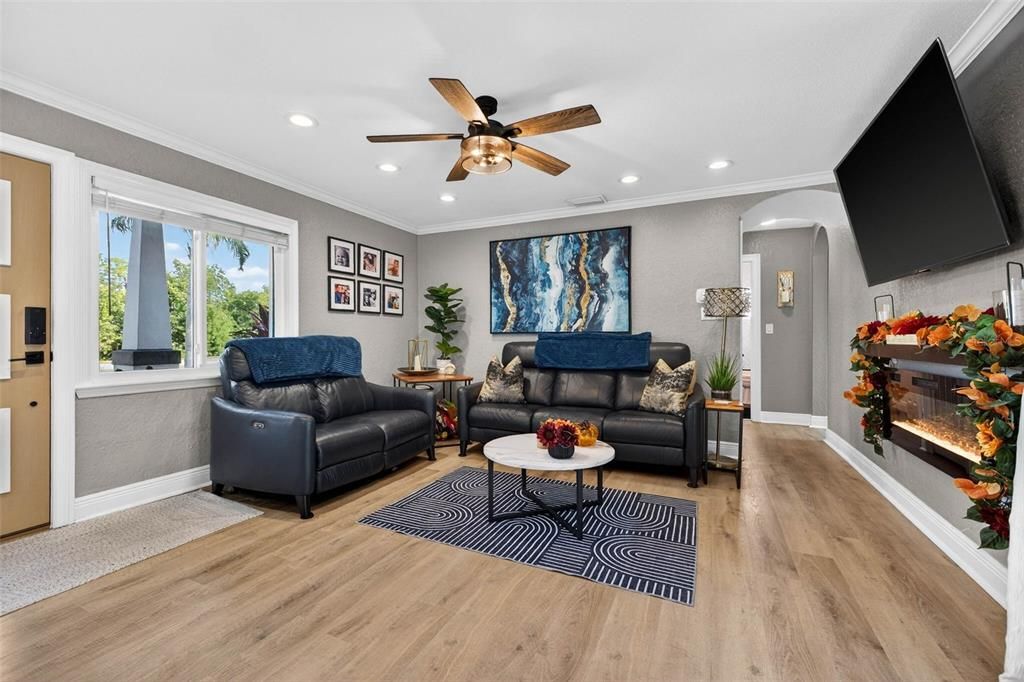 En Venta: $425,000 (3 camas, 1 baños, 1236 Pies cuadrados)