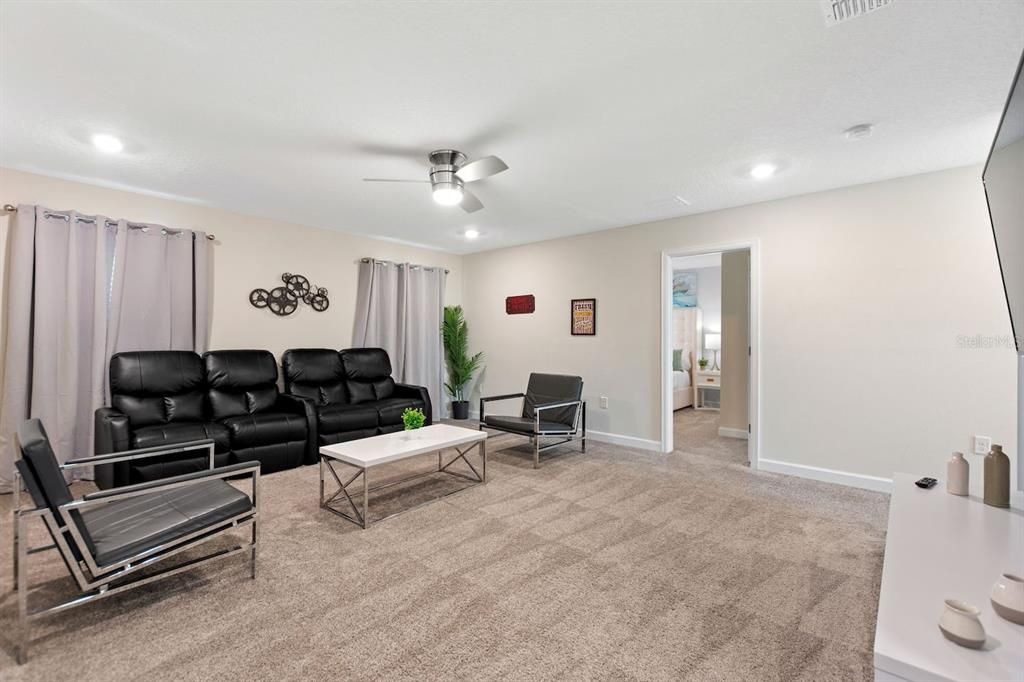 待售: $760,000 (7 贝兹, 6 浴室, 3888 平方英尺)