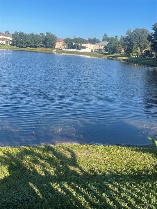 For Rent: $2,400 (3 beds, 2 baths, 1936 Square Feet)