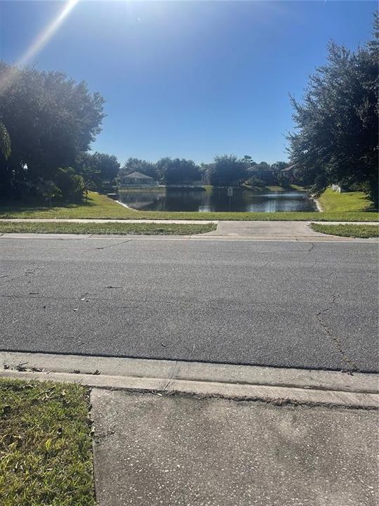 For Rent: $2,400 (3 beds, 2 baths, 1936 Square Feet)