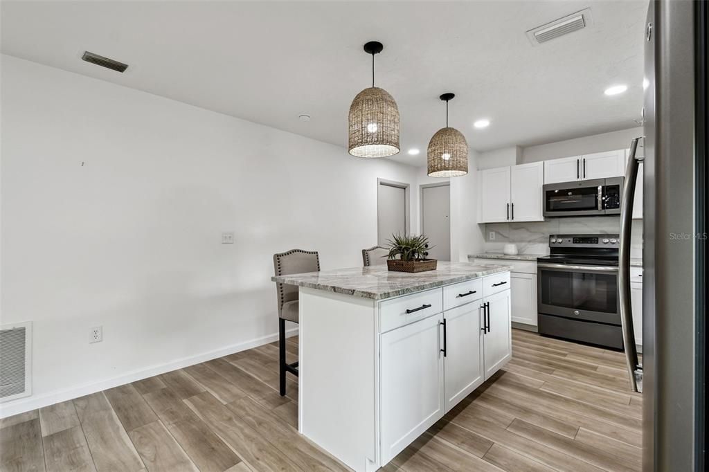 En Venta: $290,000 (2 camas, 2 baños, 1477 Pies cuadrados)