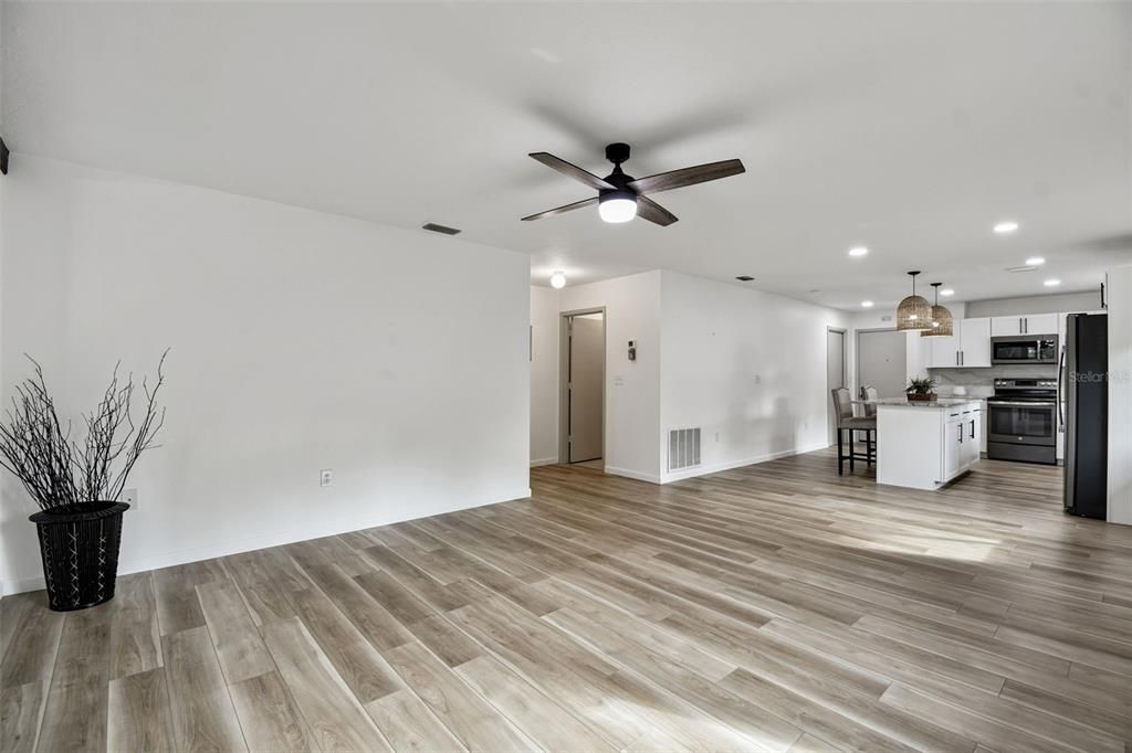 En Venta: $290,000 (2 camas, 2 baños, 1477 Pies cuadrados)