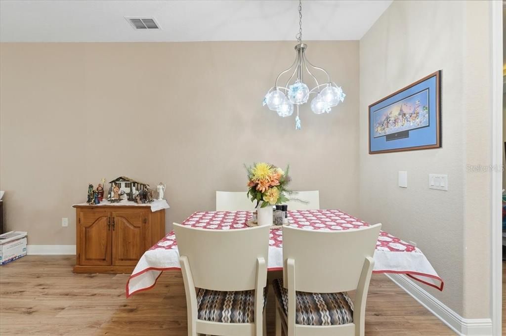 En Venta: $710,000 (2 camas, 2 baños, 1794 Pies cuadrados)