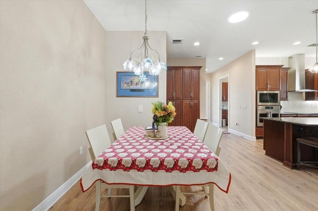 En Venta: $710,000 (2 camas, 2 baños, 1794 Pies cuadrados)