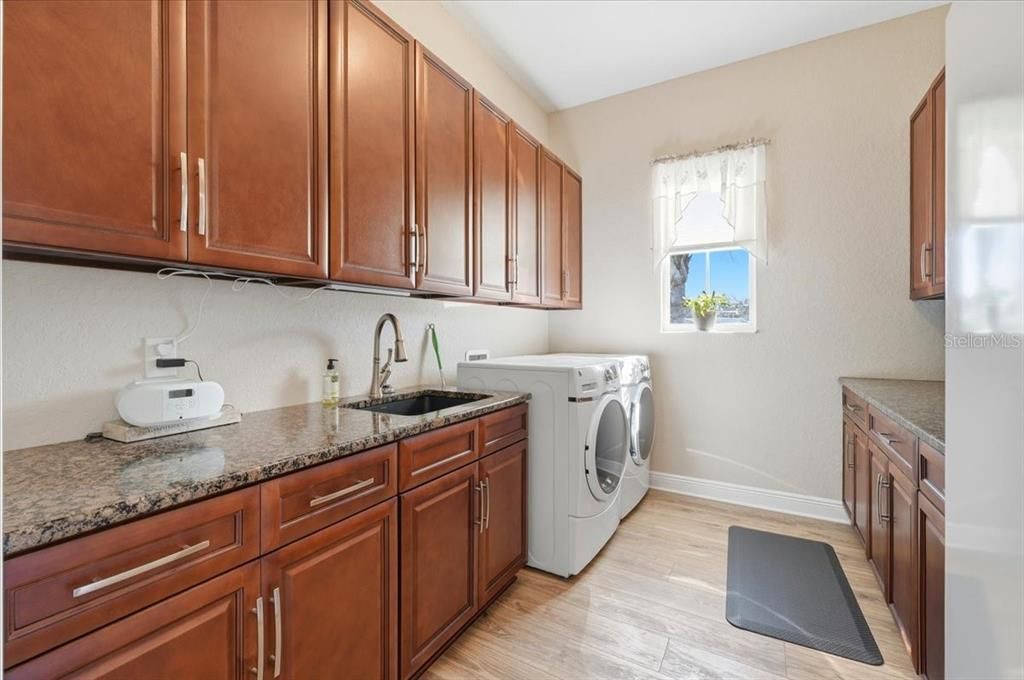 En Venta: $710,000 (2 camas, 2 baños, 1794 Pies cuadrados)