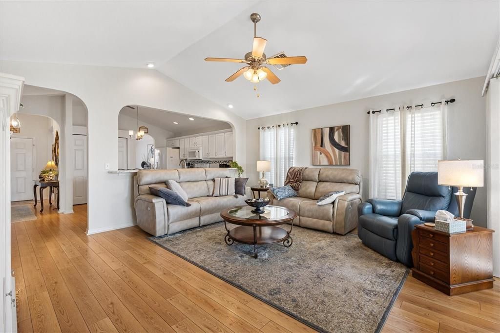 待售: $349,000 (3 贝兹, 2 浴室, 1695 平方英尺)