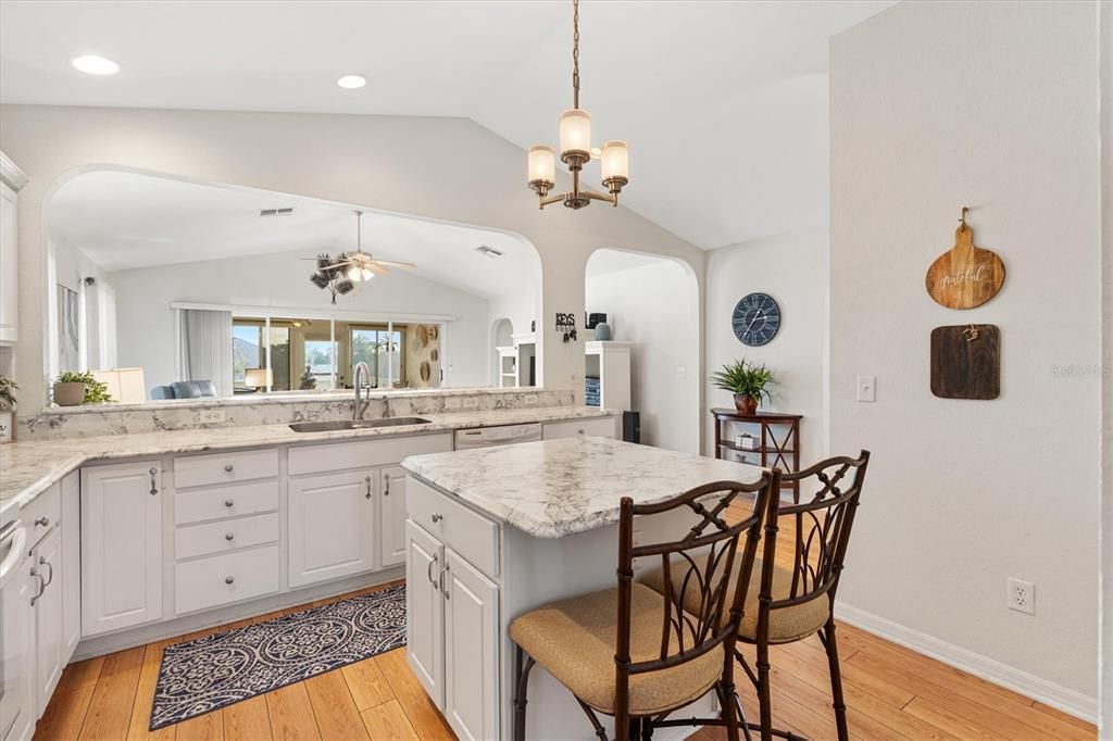 待售: $349,000 (3 贝兹, 2 浴室, 1695 平方英尺)