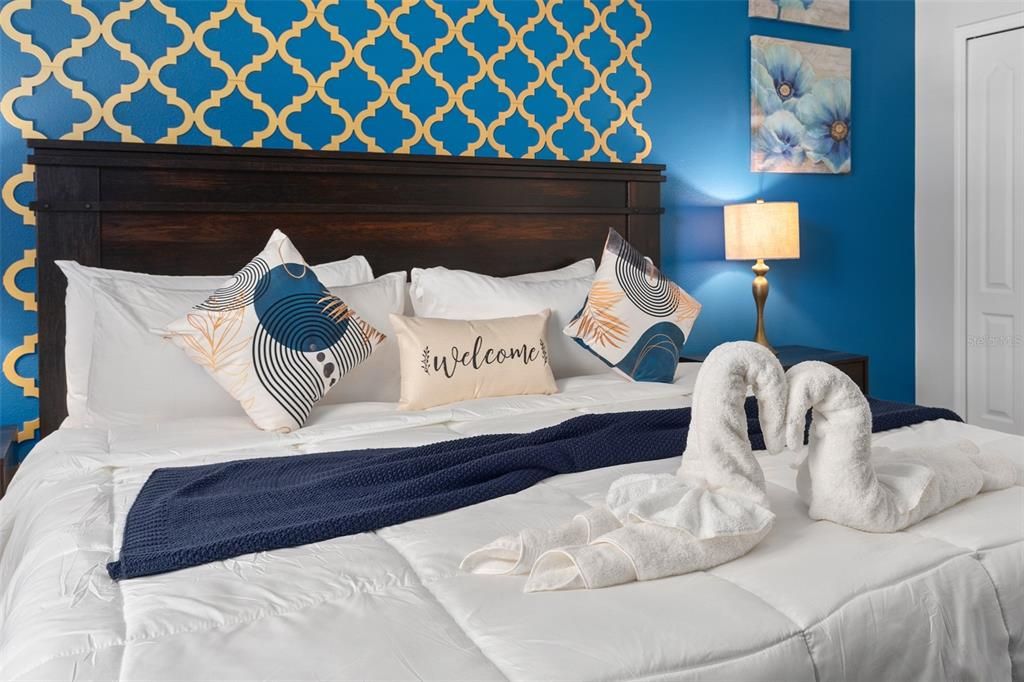 For Sale: $675,000 (6 beds, 6 baths, 3339 Square Feet)