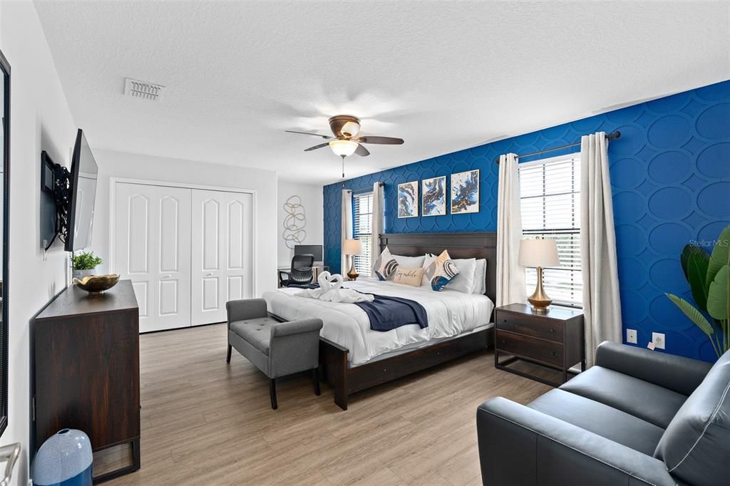 For Sale: $675,000 (6 beds, 6 baths, 3339 Square Feet)