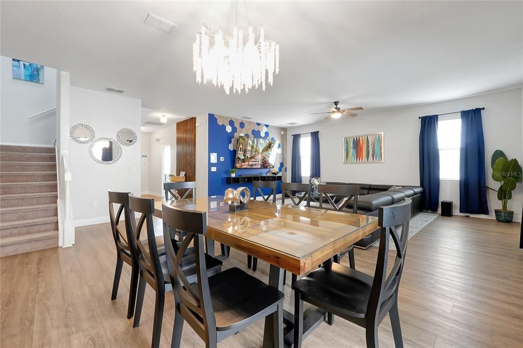 For Sale: $675,000 (6 beds, 6 baths, 3339 Square Feet)