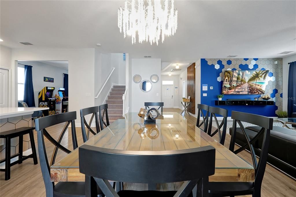 For Sale: $675,000 (6 beds, 6 baths, 3339 Square Feet)