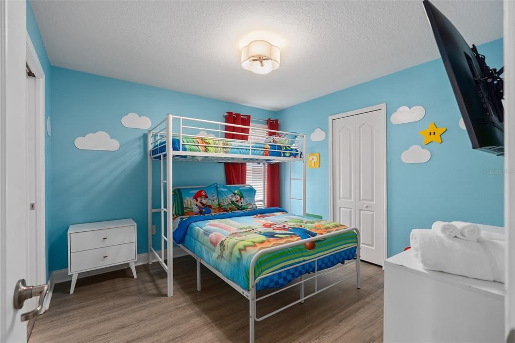 For Sale: $675,000 (6 beds, 6 baths, 3339 Square Feet)