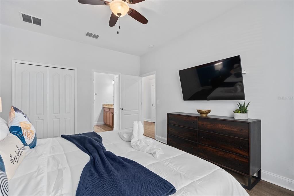 For Sale: $675,000 (6 beds, 6 baths, 3339 Square Feet)