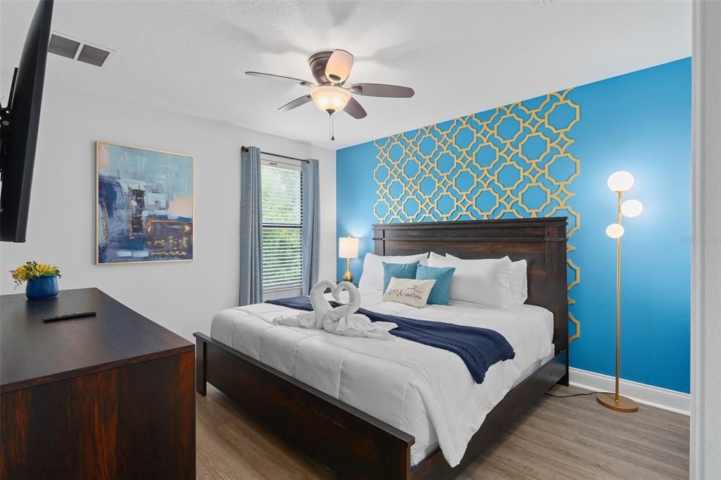 For Sale: $675,000 (6 beds, 6 baths, 3339 Square Feet)