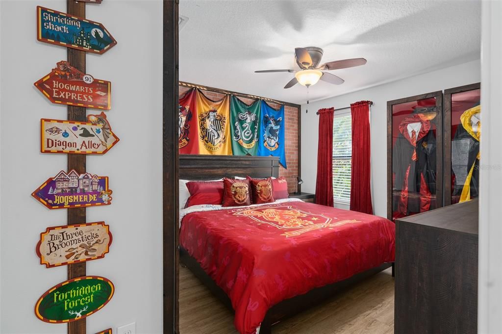 For Sale: $675,000 (6 beds, 6 baths, 3339 Square Feet)