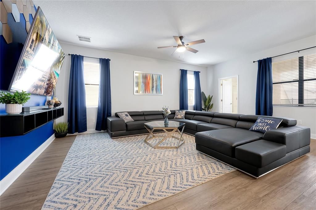 For Sale: $675,000 (6 beds, 6 baths, 3339 Square Feet)