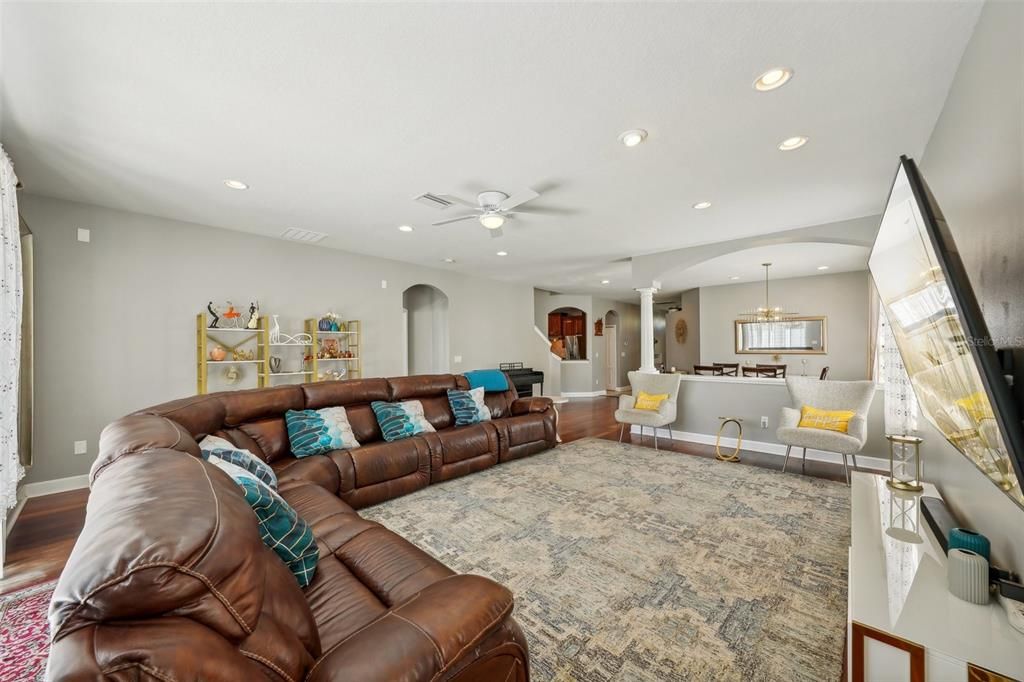 En Renta: $3,200 (4 camas, 3 baños, 2603 Pies cuadrados)