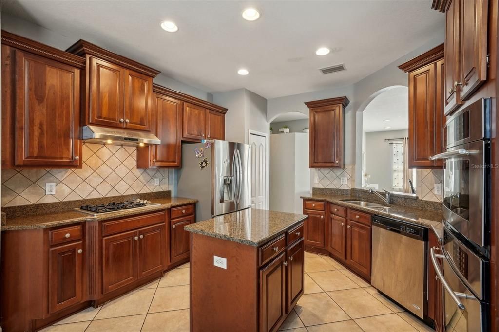 En Renta: $3,200 (4 camas, 3 baños, 2603 Pies cuadrados)