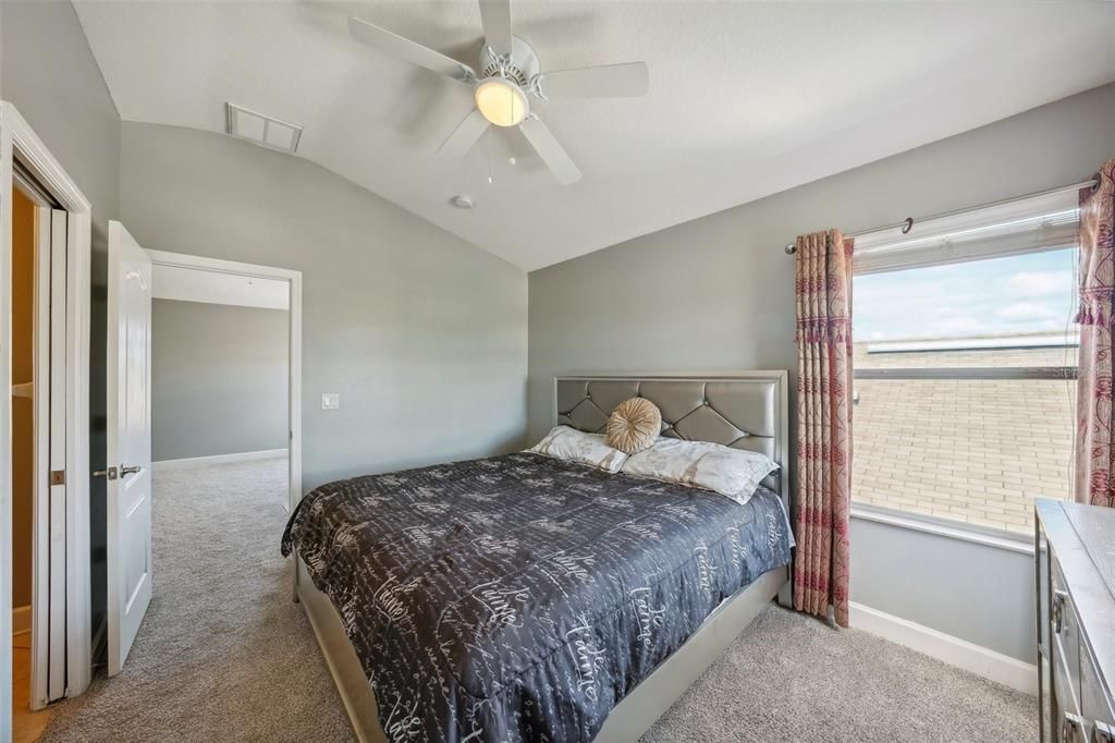 En Renta: $3,200 (4 camas, 3 baños, 2603 Pies cuadrados)