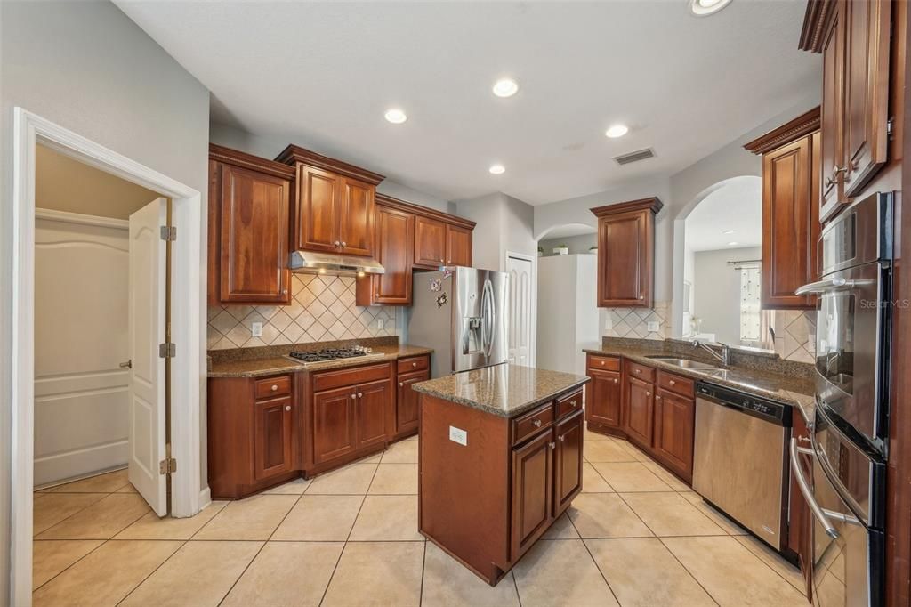 En Renta: $3,200 (4 camas, 3 baños, 2603 Pies cuadrados)