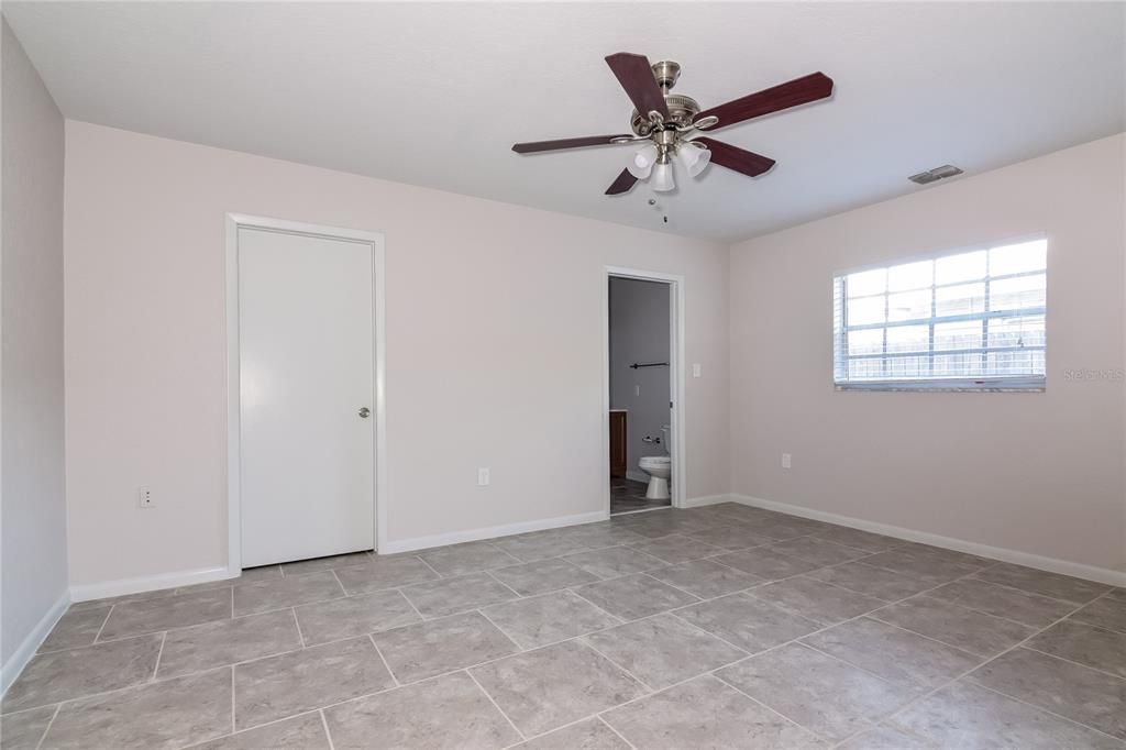 For Rent: $2,755 (5 beds, 2 baths, 1742 Square Feet)
