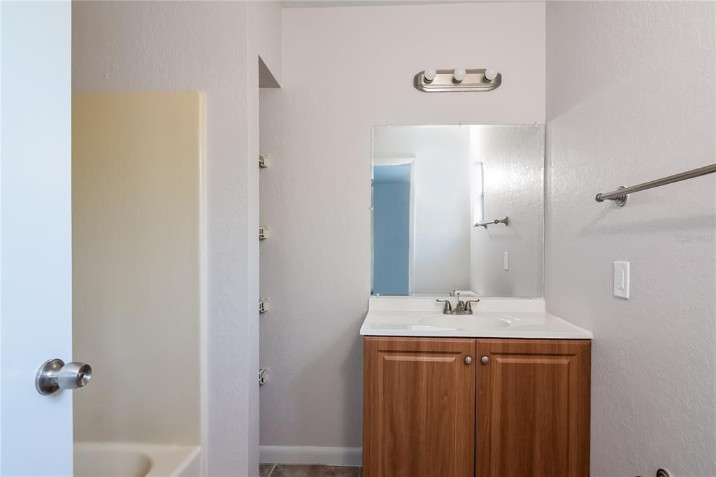 For Rent: $2,755 (5 beds, 2 baths, 1742 Square Feet)