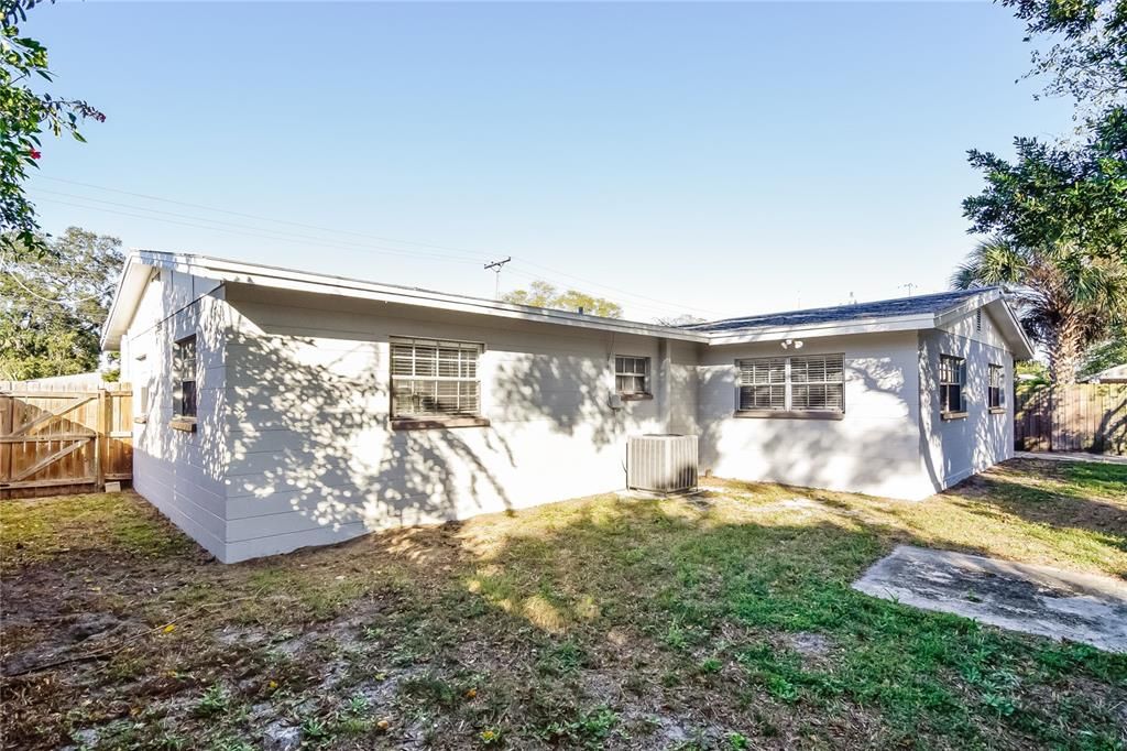 For Rent: $2,755 (5 beds, 2 baths, 1742 Square Feet)