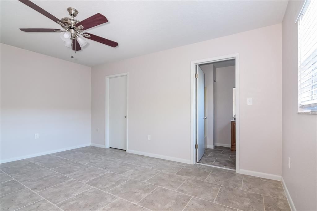 For Rent: $2,755 (5 beds, 2 baths, 1742 Square Feet)