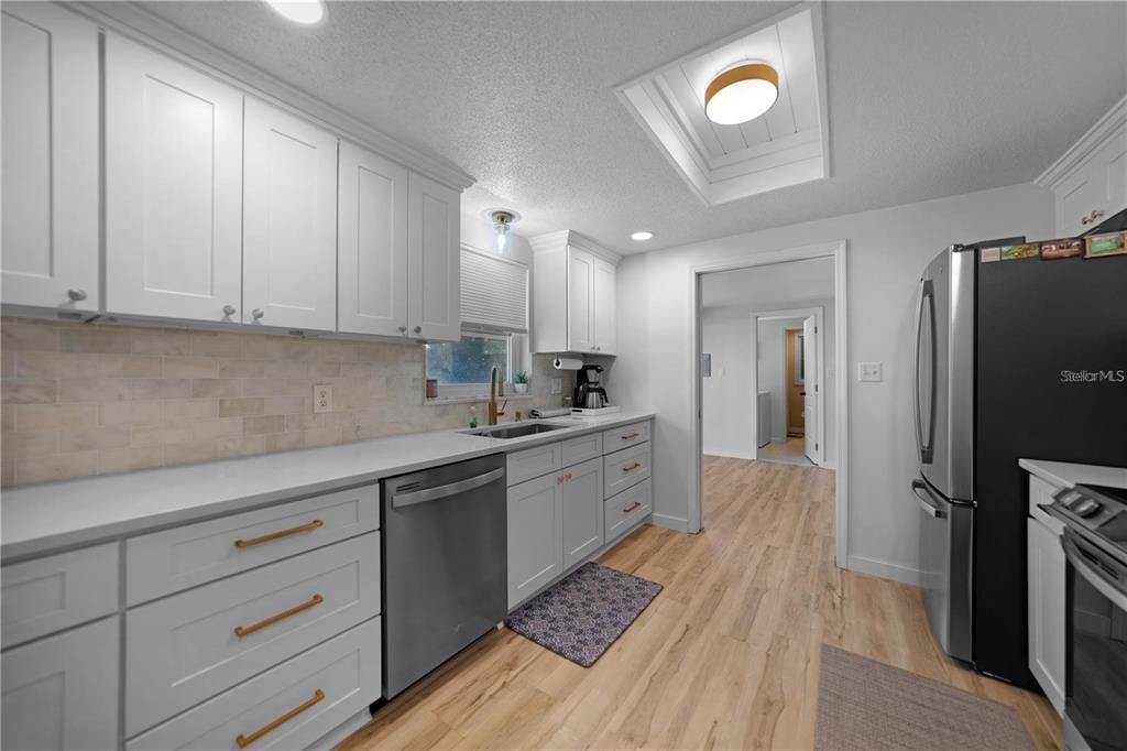 For Sale: $289,000 (3 beds, 2 baths, 1162 Square Feet)