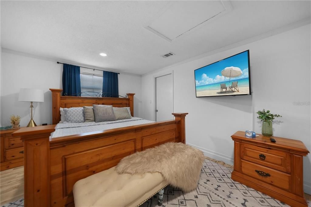 For Sale: $289,000 (3 beds, 2 baths, 1162 Square Feet)