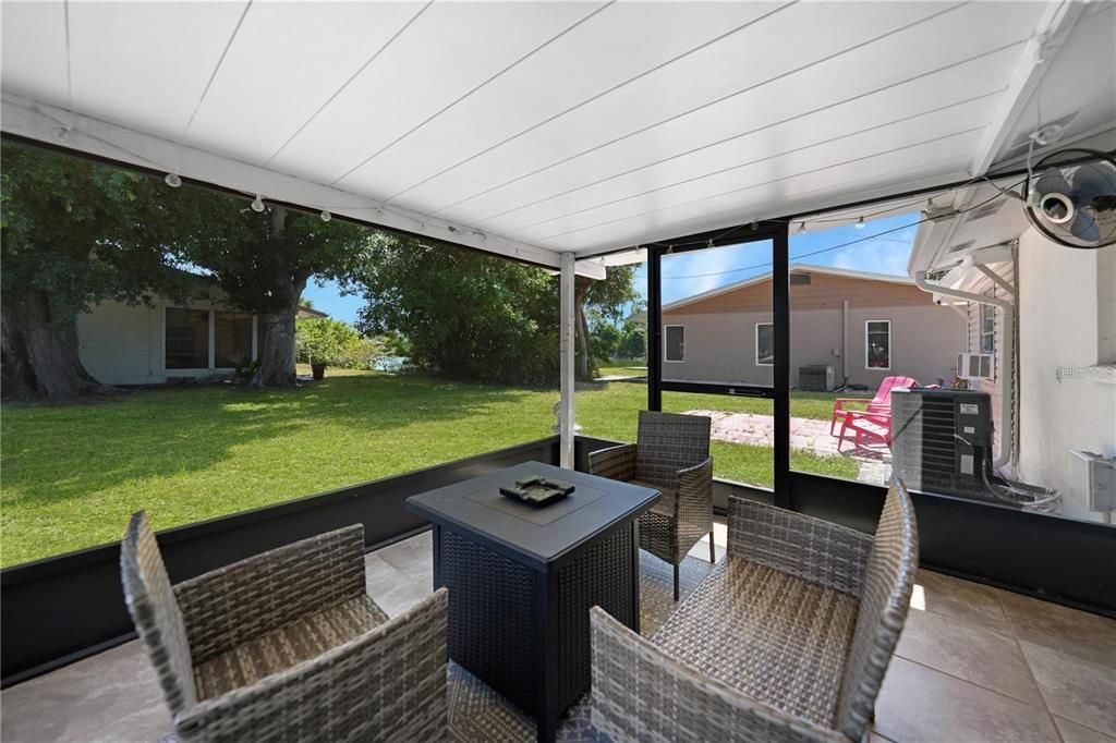 For Sale: $289,000 (3 beds, 2 baths, 1162 Square Feet)